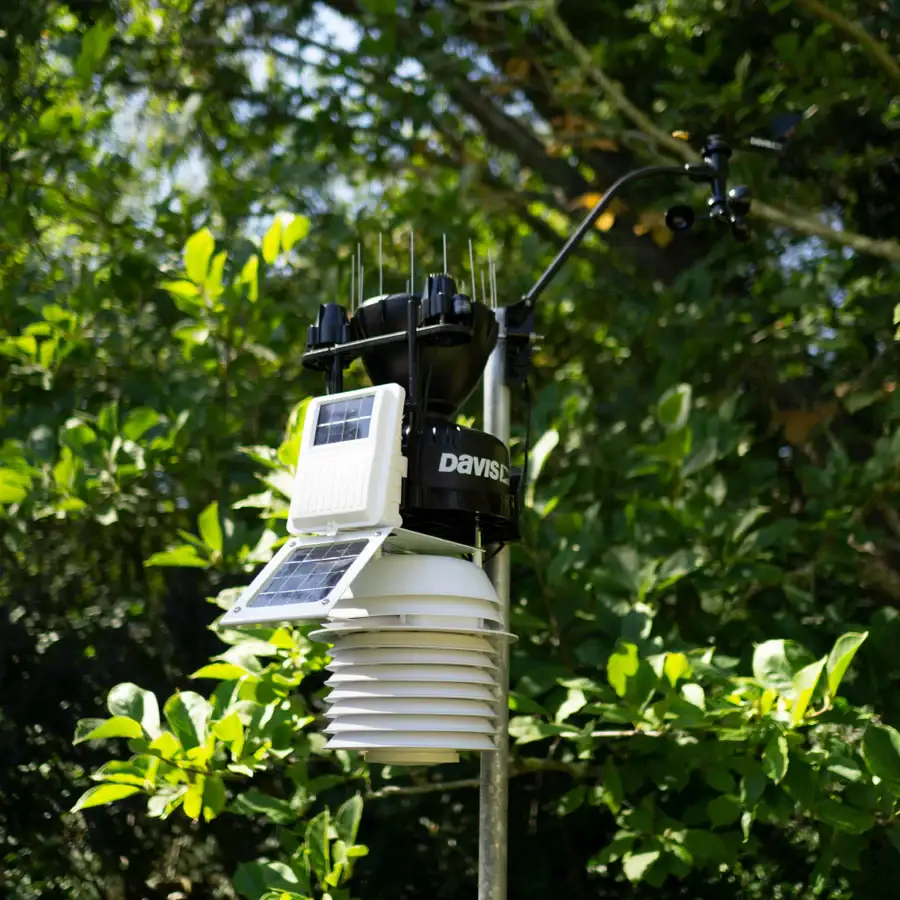 Vantage Pro2 weather station